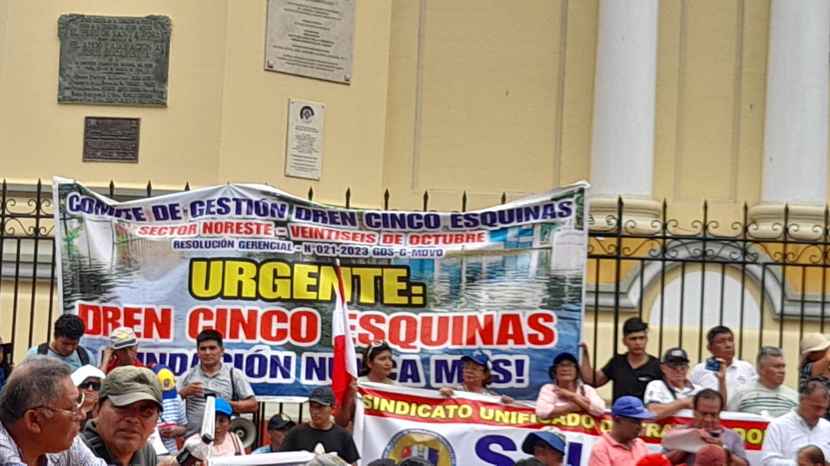 #ParoRegionalPiura 
Desde tempranas horas de hoy, compañeros/as del MUP en Piura participan en la movilización de los piuranos/as en diferentes provincias de la región. Piura viene acatando el paro y se moviliza para exigir atención a sus demandas frente al abandono del gobierno.