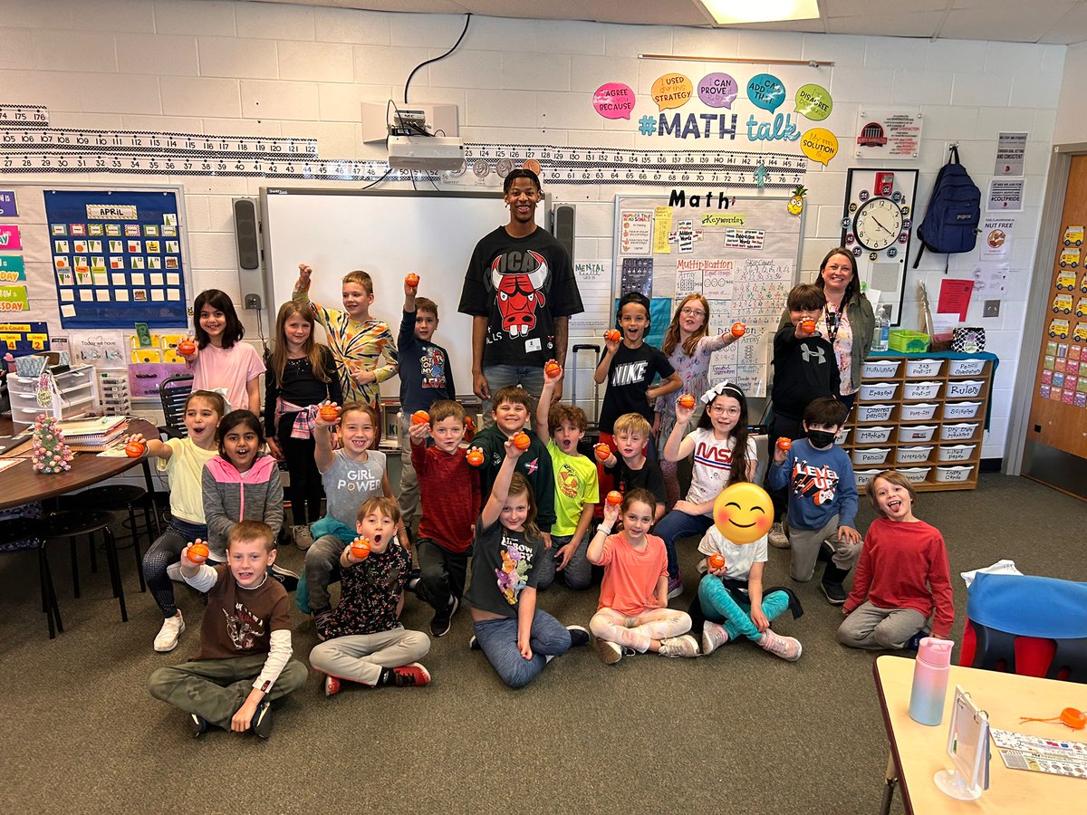 Parr2Pineapples's tweet photo. These Golden Pineapples were in shock today when they realized our surprise guest was Dalen Terry from the Chicago Bulls. What an amazing opportunity for these kiddos! https://t.co/fM0eXLcMFh