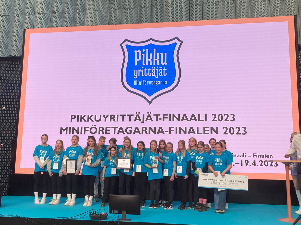 Tänään palkittiin taas vuoden kekseliäimmät Pikkuyrittäjät! Voiton vei Maaginen varuste ja innovativiisutta löytyi erityisesti Kekseliäät koodit -firmasta, jonka yrittäjät toteutti oman mobiilipelin! Huomasitko Kympin uutiset?  #pikkuyrittäjät #yrittäjät #yrittäjyys