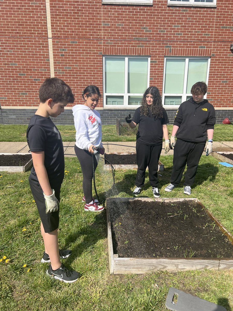 Mrs. Hutman tweet media