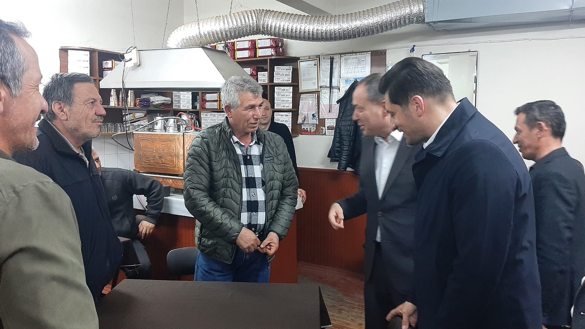 HendekAKPARTi's tweet photo. 28. Dönem AK Parti Milletvekili Adayımız Sn. Murat KAYA, İlçe Başkanımız Sn. Av. Hasan Serdar BAYKAL ve Yönetim Kurulu Üyelerimiz ile birlikte Puna Ortaköy Mahallemizde Mahalle sakinleri ile bir araya gelerek hasbihal ettiler.

#TürkiyeYüzyılı
#DoğrusuAKParti
#DoğruZamanDoğruAdam https://t.co/dOF8KjMl0P