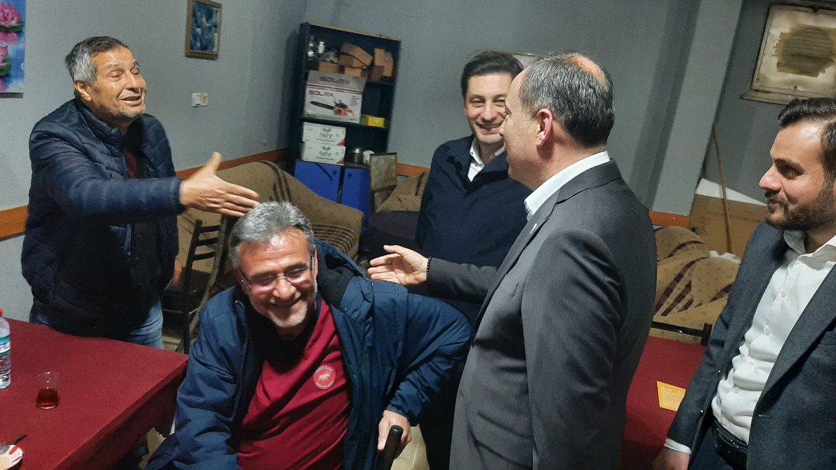 HendekAKPARTi's tweet photo. 28. Dönem AK Parti Milletvekili Adayımız Sn. Murat KAYA, İlçe Başkanımız Sn. Av. Hasan Serdar BAYKAL ve Yönetim Kurulu Üyelerimiz ile birlikte Puna Ortaköy Mahallemizde Mahalle sakinleri ile bir araya gelerek hasbihal ettiler.

#TürkiyeYüzyılı
#DoğrusuAKParti
#DoğruZamanDoğruAdam https://t.co/dOF8KjMl0P