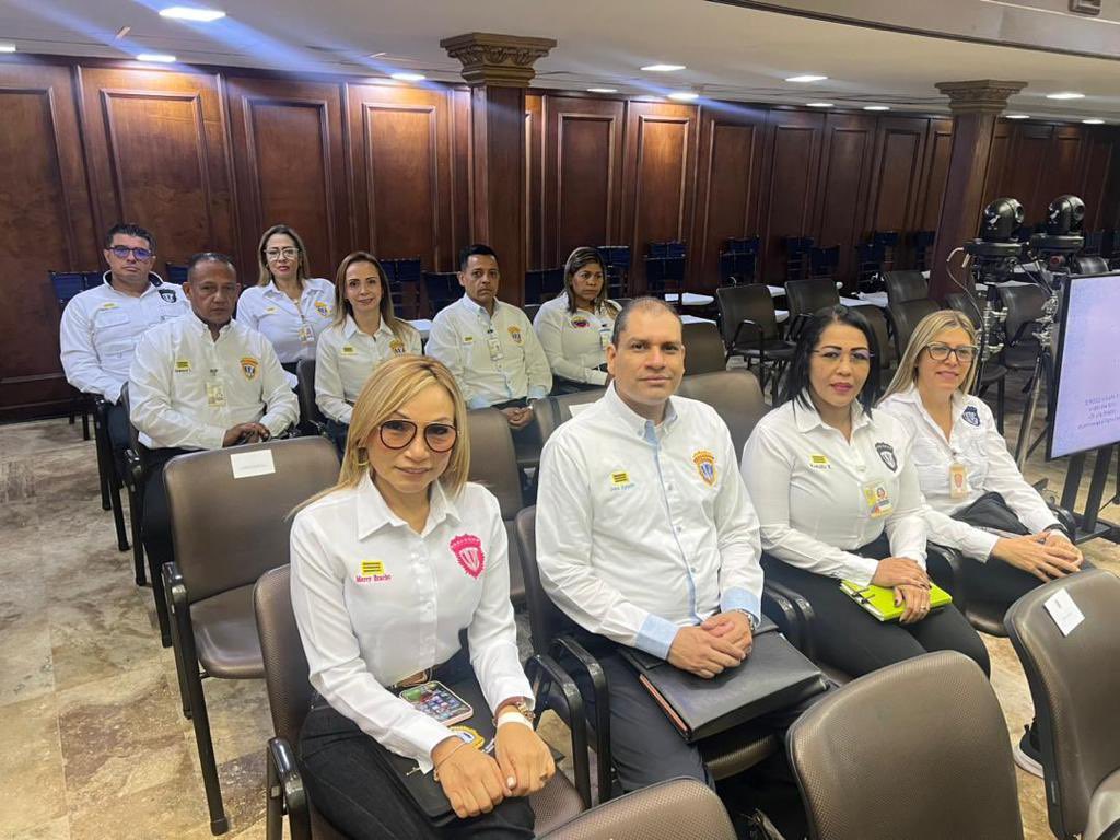 DouglasRicoVzla's tweet photo. #CICPC participa en consulta activa de la Ley Orgánica de Extinción de Dominio en la AN. 
https://t.co/ROOByfYIpr
@NicolasMaduro @CeballosIchaso1 
#RevoluciónÉtica https://t.co/D9SeyAZC8q