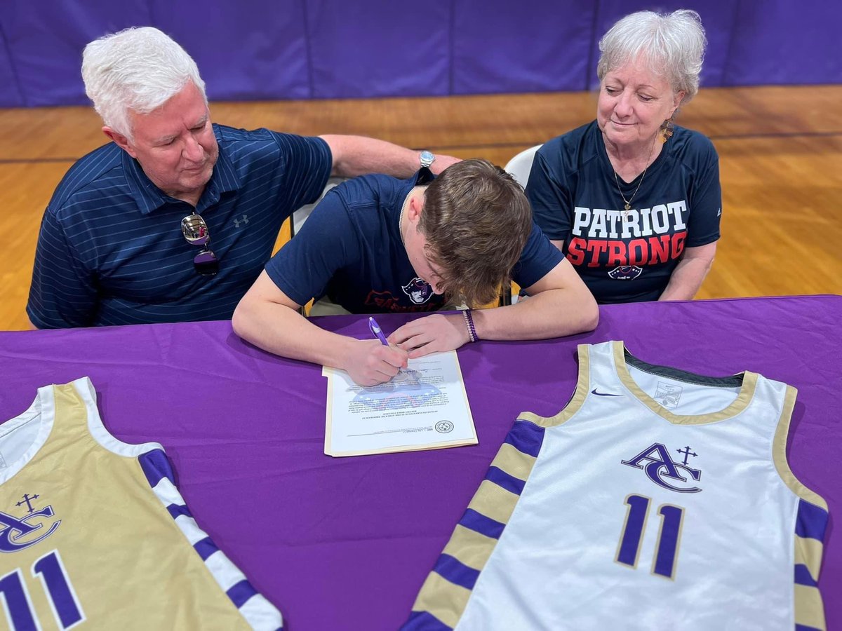 gavin21rich's tweet photo. from a dream to reality ✍️🏀 
@patriotsmbb @CoachMeinders @DallasMeinders @troyleboeuf @ACHSBulldogs_BB https://t.co/nqPeCi1vdq