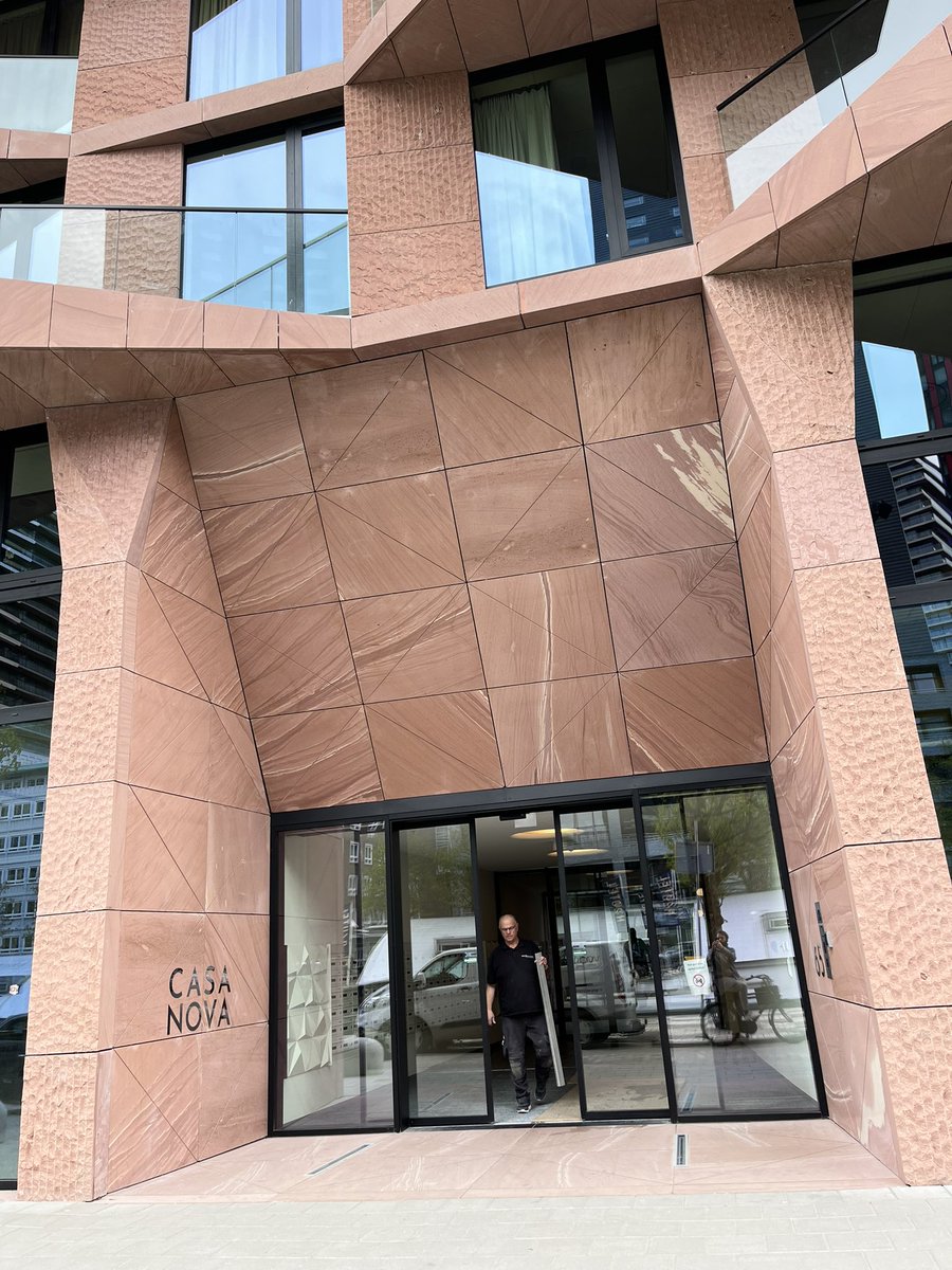 Derek van den Berg on Twitter: “Dit is hoe je een entree maakt van een