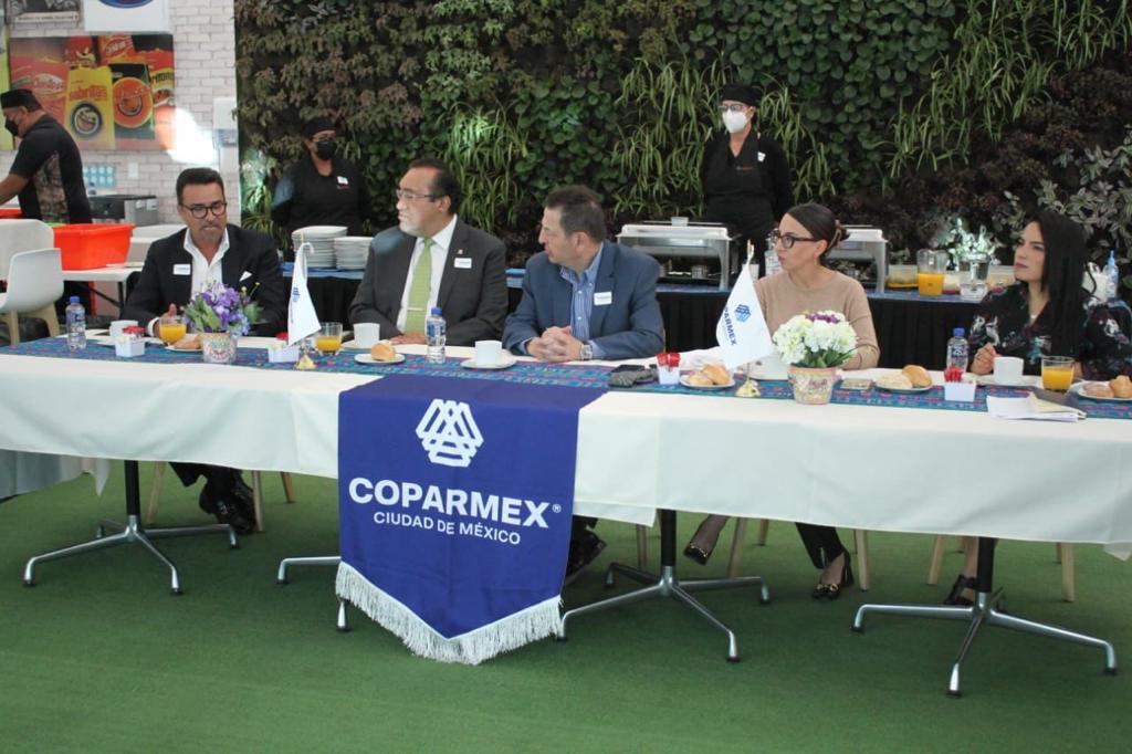 SedecoCDMX's tweet photo. En el desayuno con grandes empresas de @Coparmex_CDMX, nuestro titular @FadlalaAkabani conversó con directiv@s de:
#AGMEN,@S_GrupoIPS,#GSH, @grupodevlyn,@HeinekenMexico
 @FEMSA,@PepsiCo
 @99minutos,@CEMEXMx y @ProworkMex con el objetivo de impulsar la inversión en @Vallejoi_🧵1/2 https://t.co/X3H3ToHYmN