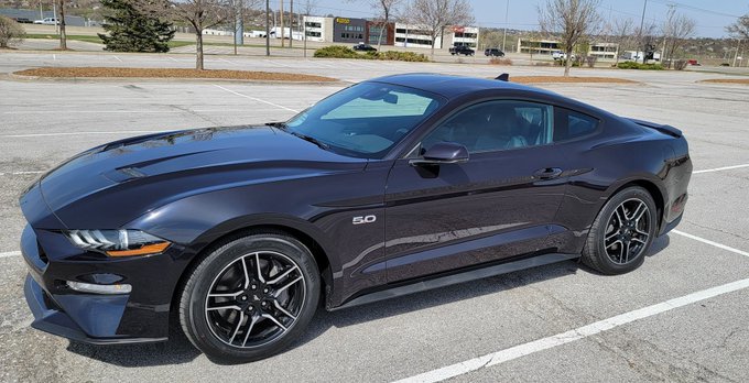 ganna heck all ur moms my new car 😎 https://t.co/D9bqUO63dy