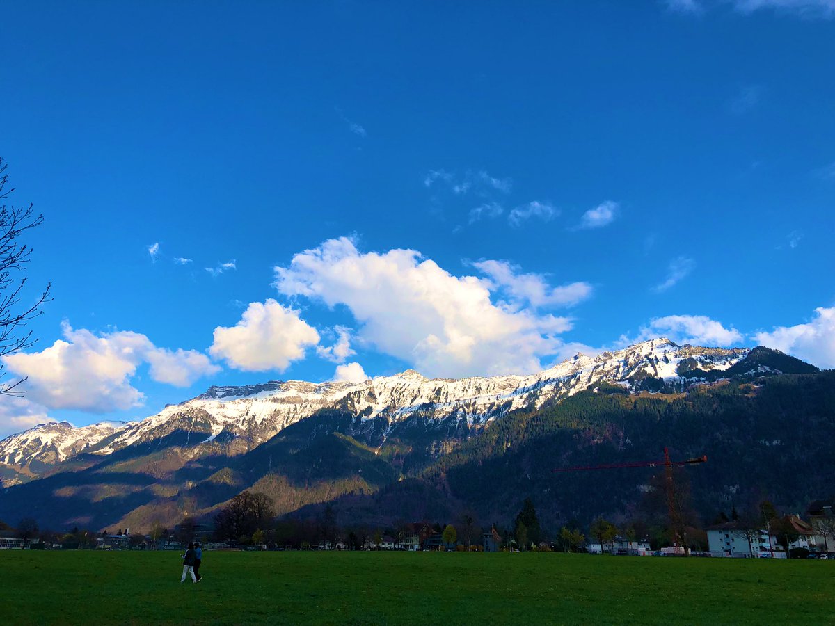 mari_nv_dr's tweet image. Life happens, mountains help.
💕🇨🇭 🏔️🏔️

#SwissLandscape #nature #MountainAir