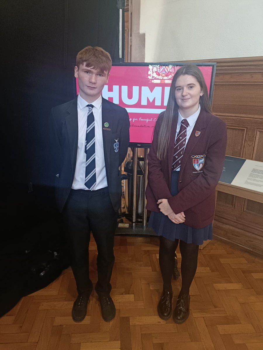 foyle_college's tweet photo. What an amazing experience for our pupils at the @humefoundation event. It was an honour for our former Head Girl to be chosen to talk about her aspirations for the future. It was amazing to have a meet and greet with former President Clinton and to meet the many performers. https://t.co/yAYyraoUUT