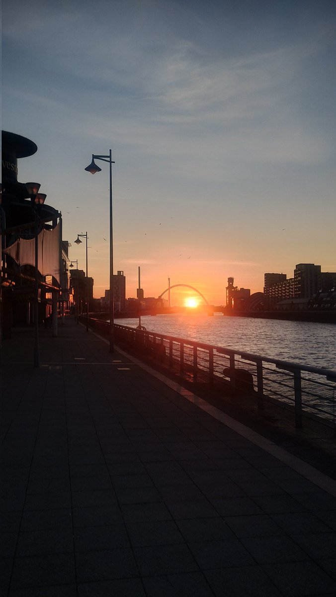 Great first day of the #ECR section of the 2023 <a href="/GISRUK/">GISRUK</a> conference 🗺️

 Who knew Glasgow was so sunny 🌞 or that it has decent segregated bike lanes!