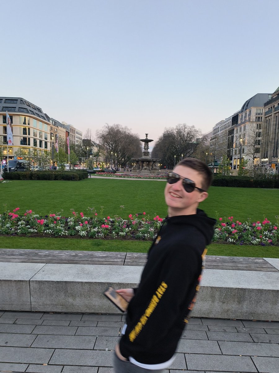 adam_phillips4's tweet image. Fun day, these students are amazing people and I am so proud of them for taking this trip on, and being fully open to  the culture and college life. 
#erasmus23 #changinglifes #Germany