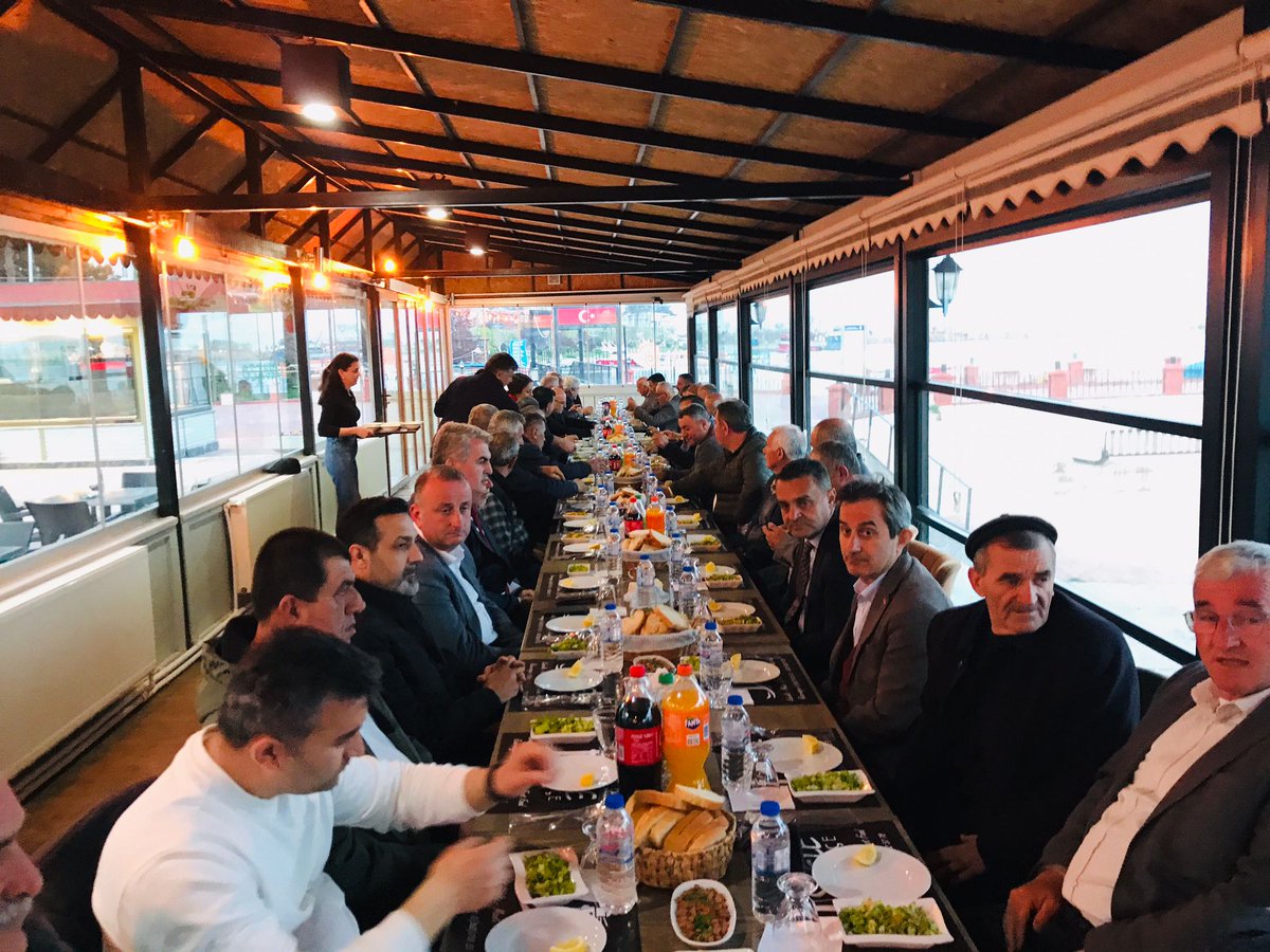 alperarslann57's tweet photo. Bugün Gerze ilçe örgütümüzün düzenlediği,Gerze Muhtarlarımızın Milletvekili adaylarımızın, Sinop Belediye başkanımızın,Deva,Saadet, Cumhuriyet Halk partilerimizin katılımları ile olan iftar programı gerçekleştirdik. Katılan herkese teşekkür ederim.
#GeliyorGelmekteOlan 
#SanaSoz https://t.co/aVk63HKXBx