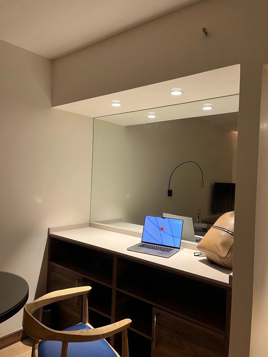 Web3Wong's tweet photo. My new apartment looks like a hotel, probably time to buy some furniture🧐

#web3 #nft https://t.co/IdIvswhSpu