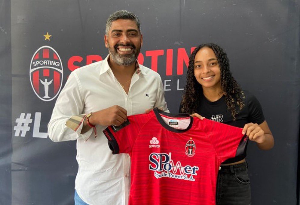 PabloAAlvaradoP's tweet photo. Lineth Cedeño es nueva jugadora académica 🔴⚫️
Cedeño es presentada por el @sportingsmfc para el inicio de la @lffpanama 2023🏆
Las académicas buscan alzar su primer título de campeonas nacionales⭐️.
#SportingSM #LFF https://t.co/20WMZHW4XC
