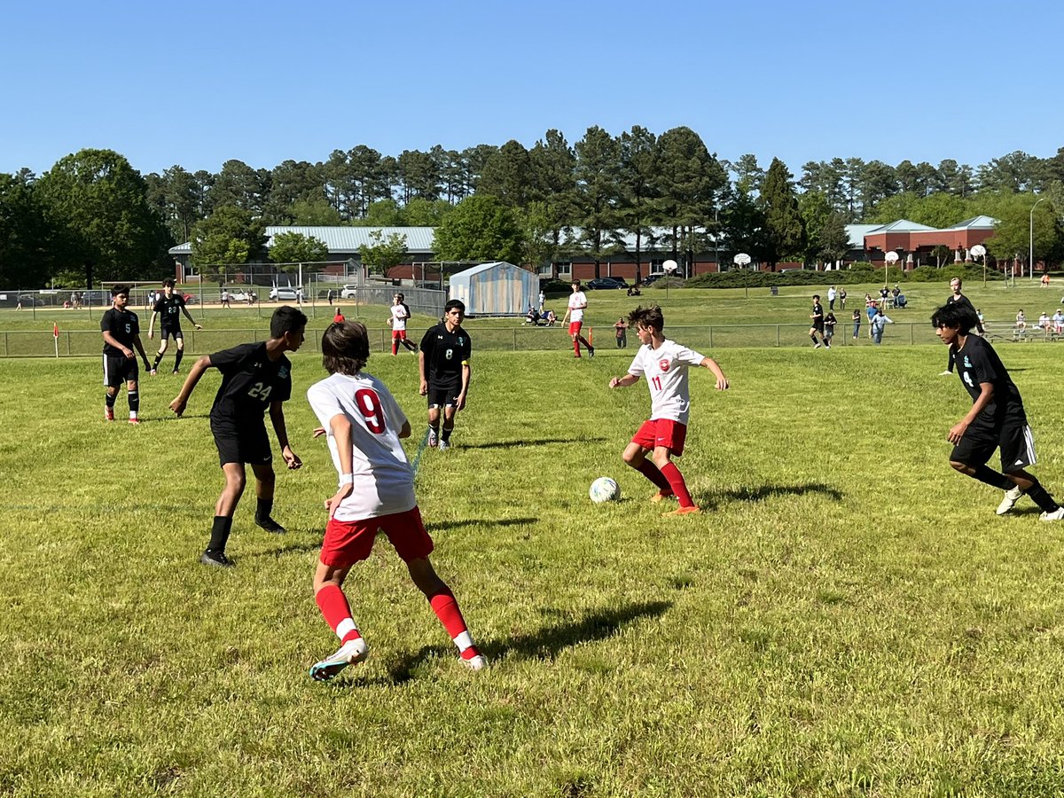 PineHollowAD's tweet photo. 1-1 at the half. Well played game. Excellent goalie saves. Pilots get first goal of the year surrendered by Durant. https://t.co/dzqzIcR7Pf