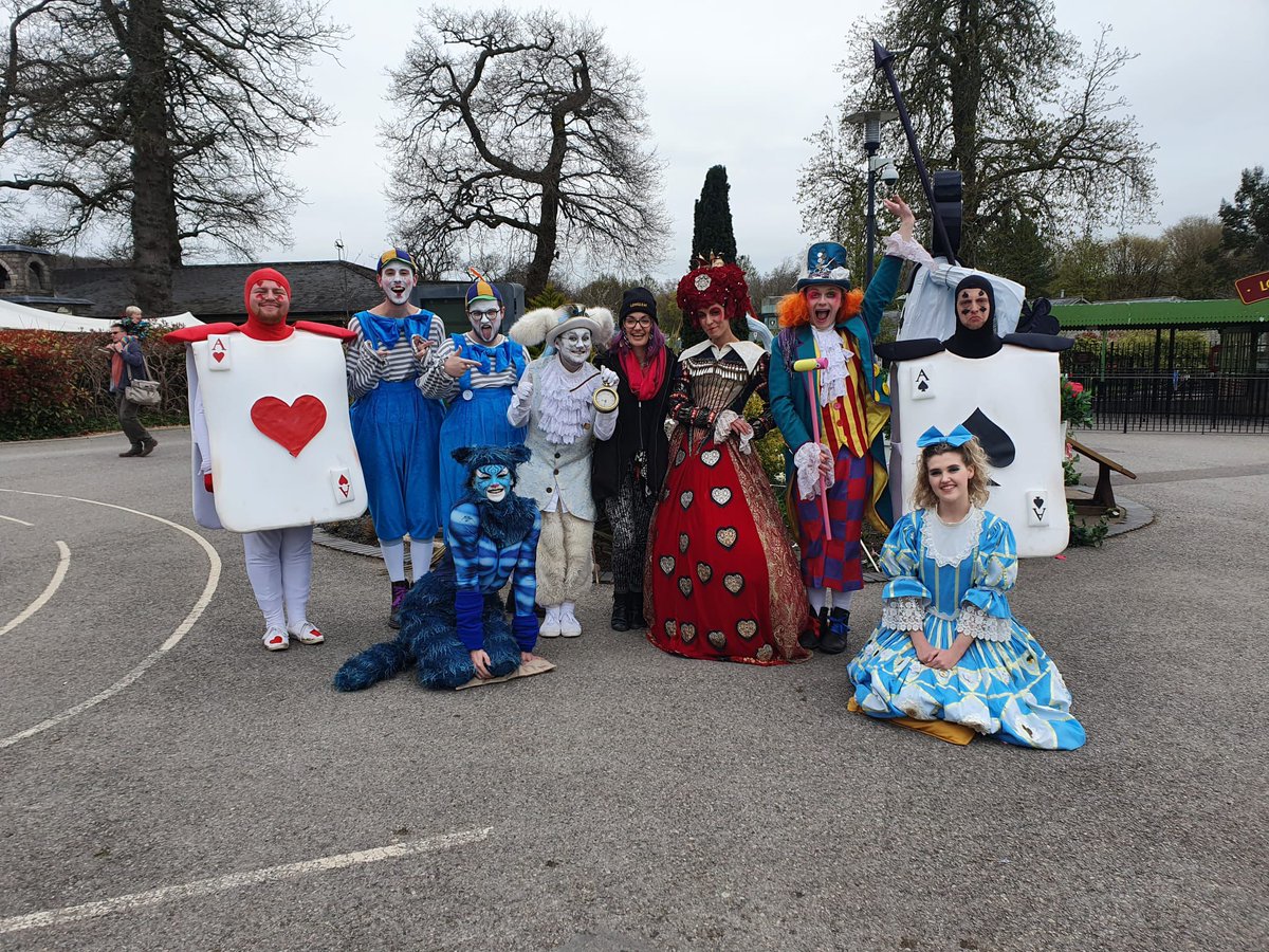 AlexMcLintock_'s tweet photo. That’s a wrap on @Longleat Wonderland. Special thanks to all these amazing people for keeping the laughter coming even in the rain! #AliceInWonderland #Longleat #cardguard https://t.co/lUvGV9hRPS