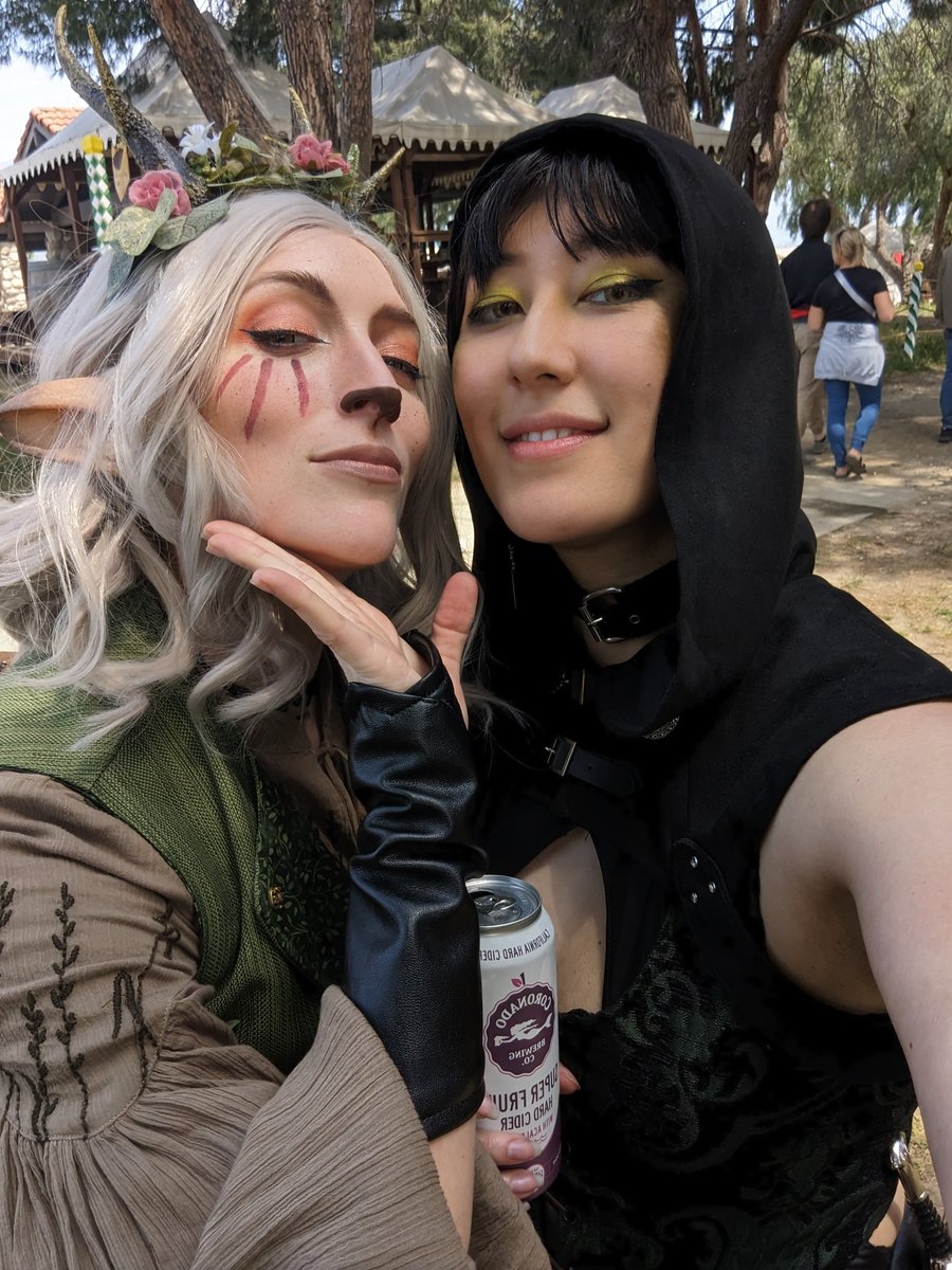 _apothecarie's tweet photo. This faire look fucking ATE 🤤🤌

That is all https://t.co/EVWefEdj91