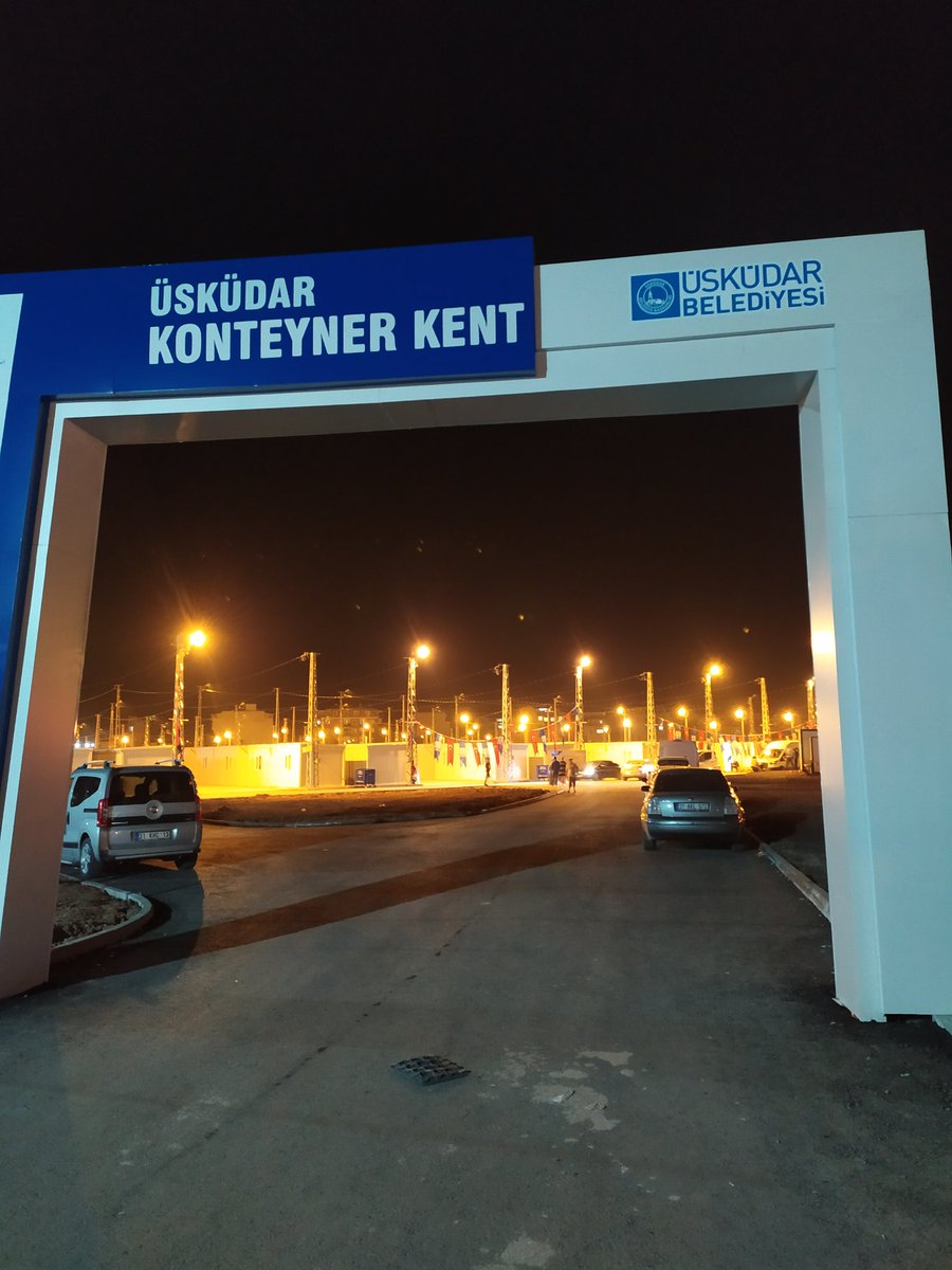 63urfalideniz's tweet photo. Gönüllü olarak geldiğim #iskenderunda bir #üsküdarlı olarak çok gurur duydum iyiki varsınız emeklerinize yüreklerinize sağlık @uskudarbld @hilmiturkmen34 https://t.co/aY6ULlPRSJ