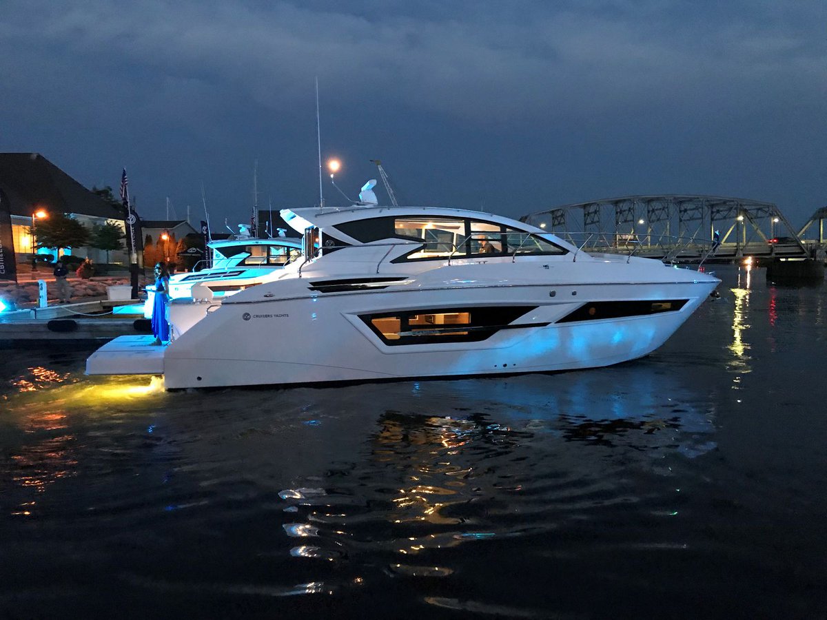 Newport Beach Boat Show is BACK💥 - mailchi.mp/5139dd0432ed/n… 1st Southern California Boat Show in 3 Years! CLICK my newsletter to RSVP #buyayot #yachtsnob @silverseasyachts @princessyachts @cruisersyachts @tiarayachts #yachtlife #boatsforsale