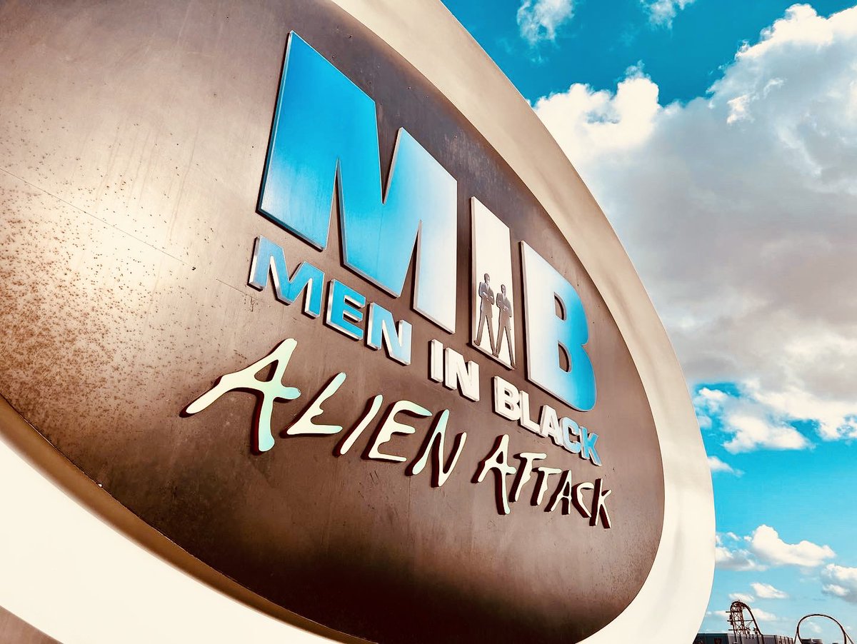 FanAttractions's tweet photo. It’s a extraterrestrial Tuesday 👽🛸 @universalorlando #universalstudiosorlando #meninblackalienattack #uoap #universalstudios #universalorlando #wearethemeninblack 🕶️ #themeparksofinstagram #themeparktuesday #fantasticattractions💫 https://t.co/6XnRI2J6q6