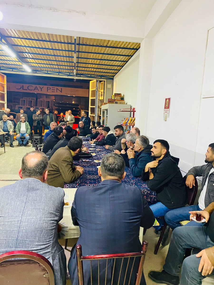alperarslann57's tweet photo. 📍Gerze
Bugün Sinop/Gerze Küçük Sanayi sitesindeki yerli esnafımızın dertlerini dinledik. İhtiyaç olan dükkanlarının sözünü verdik.En kısa sürede insanlar haklarına kavuşacak daha güzel bir Türkiye olacak Sana Söz Yine Baharlar gelecek!
#SanaSozBaharlarGelecek
#kemalkilicdaroglu https://t.co/9ANG5hLqwV