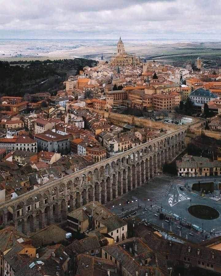 LarryShyGuy's tweet photo. There’s Segovia 🇪🇸 💪💪💪 ONLY SPAIN CAN DO IT 🇪🇸 https://t.co/WhOe4lNQPu