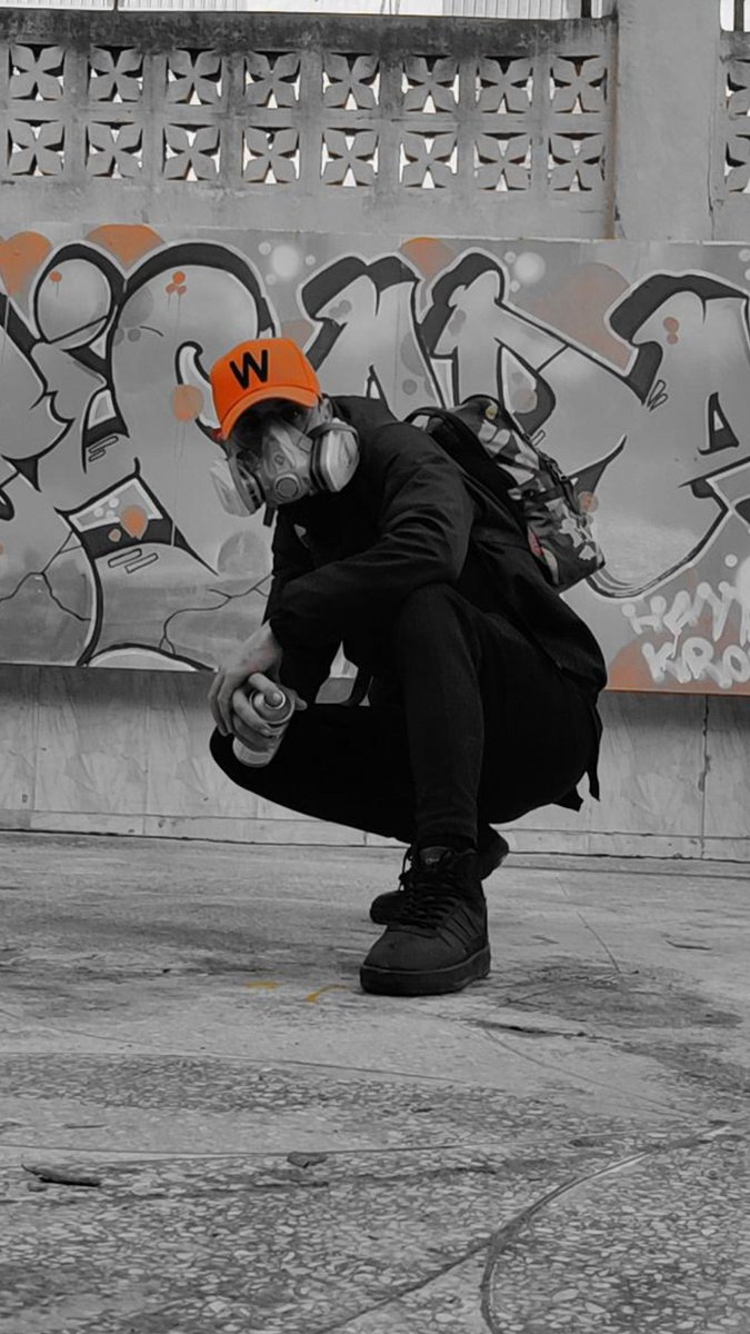 OkbaLhipi's tweet photo. Black🖤 &amp; orange🧡
#RICHIEEE #pregnancy #art #ARTISTBATTLE #okbalhipi #okba_lhipi https://t.co/mCzINXFV6N