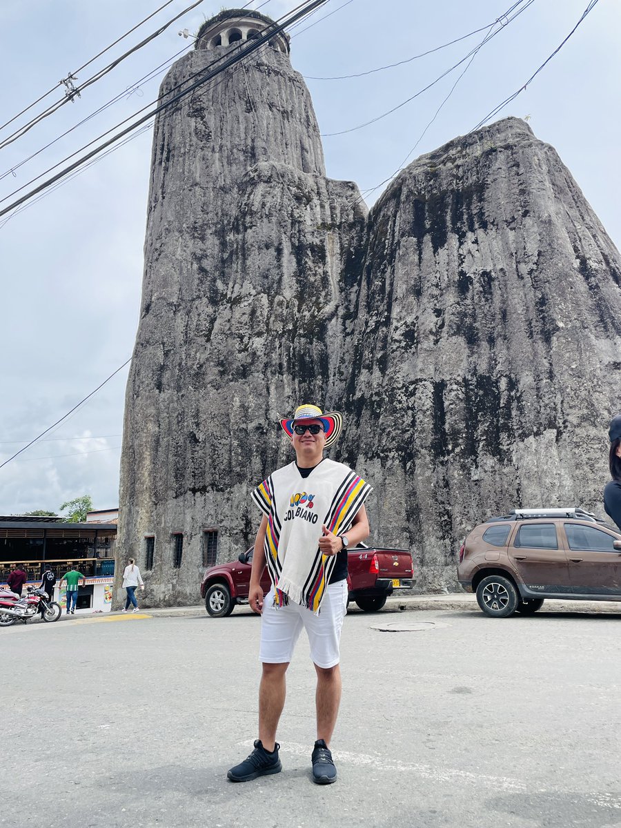 fago_o's tweet photo. Que bonito fue conocer Colombia durante estos 6 días, me quedo con esta foto como la mejor, que bonito es lo bonito, que rico viajar solo. #Parce #Medellin #Marica #Berraco 🇨🇴🫶🏽 https://t.co/A7IXGg2QOt