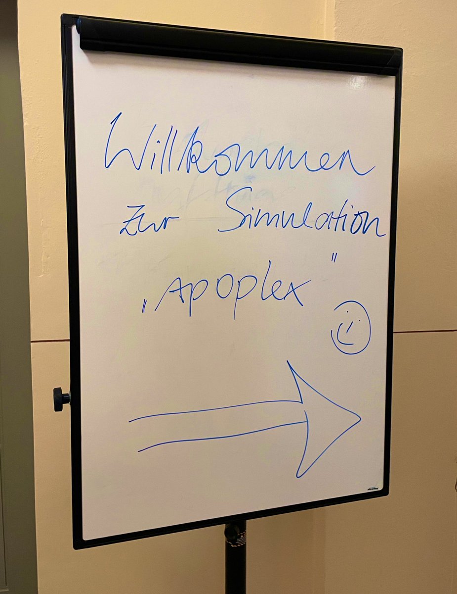 Paramedic030's tweet photo. @CRM_saves_lives @Moeritzl Nur in ausgewählten Fällen, nicht schon bei #Schlaganfall. Muss schon ein #Apoplex sein https://t.co/zLvlF1l6TY