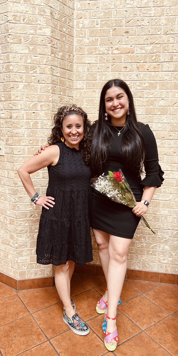 traceyhabla's tweet photo. Here with la mera mera @cristina_9951 before her speech at the UT pinning ceremony. @utexascoe #elevatetxed https://t.co/vF9k5vpW3l
