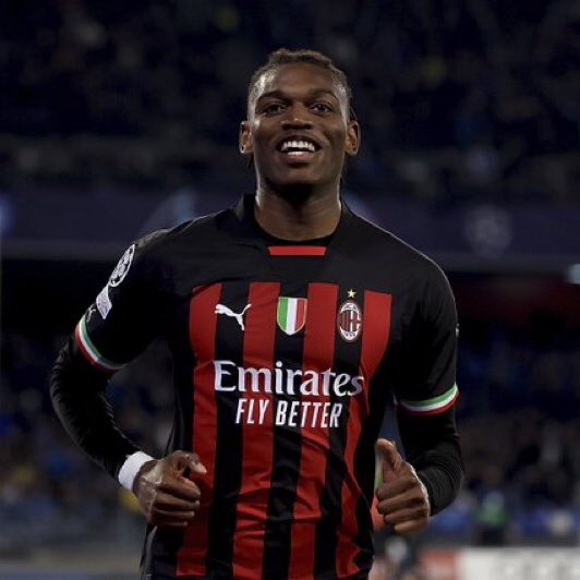 HamzaSd20's tweet photo. ميلان يا سلام 🔴⚫️✨ https://t.co/rLLQM3xVVs