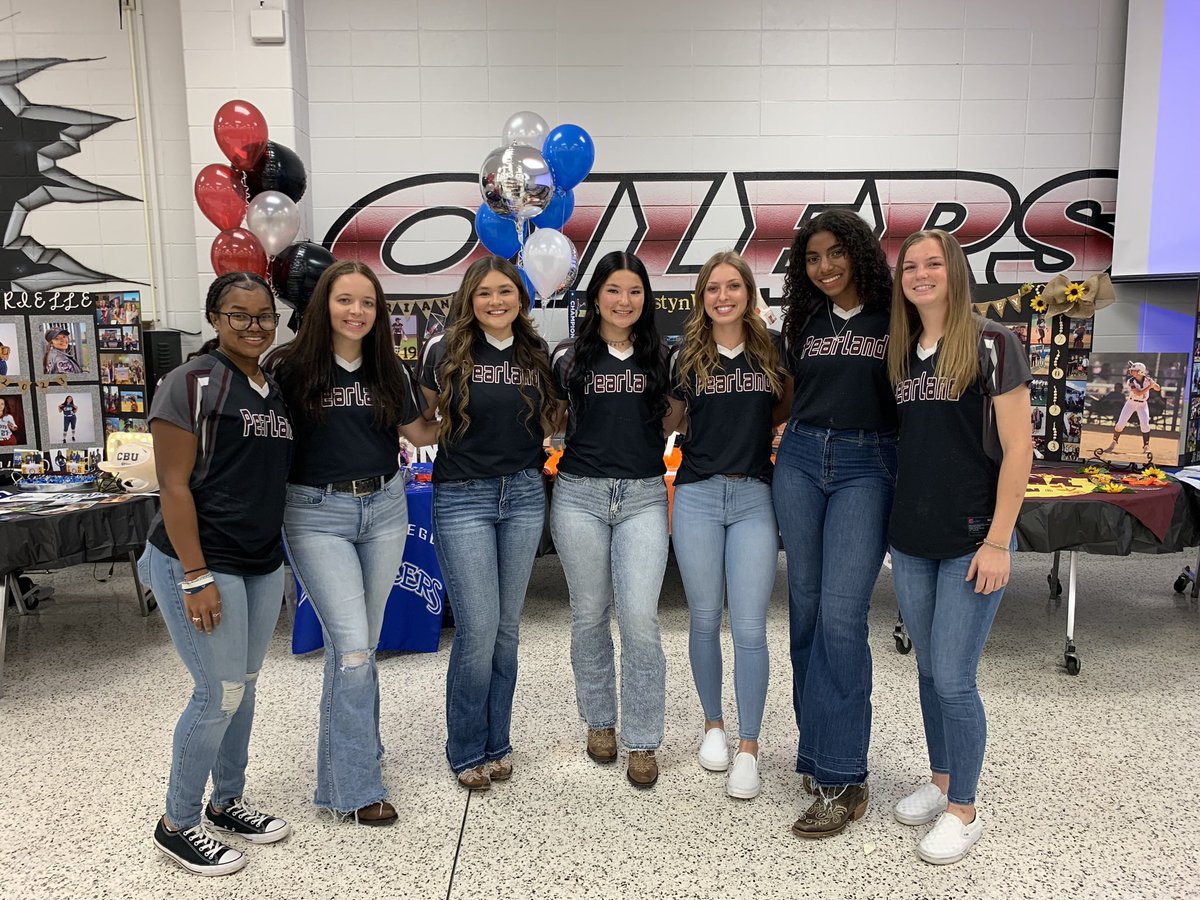 PHSLadyOSB's tweet photo. Happy Senior Day Ladies!!   c/o 2023 #seniors23 🥺 https://t.co/hmkkHbdwee