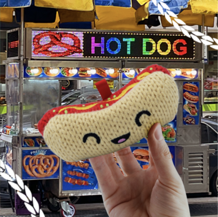 JAKKStoys's tweet photo. CARL just got back from the BIG APPLE and this HOT DOG is now in stores at WALMART #AmiAmisForMe
#AmiAmisforMe #Tightknit #Knitting #FavoriteFriends #AmiAmisFan #Tightknitcrew #Collection #walmart #foodies #plush https://t.co/tAHIuuCGkK