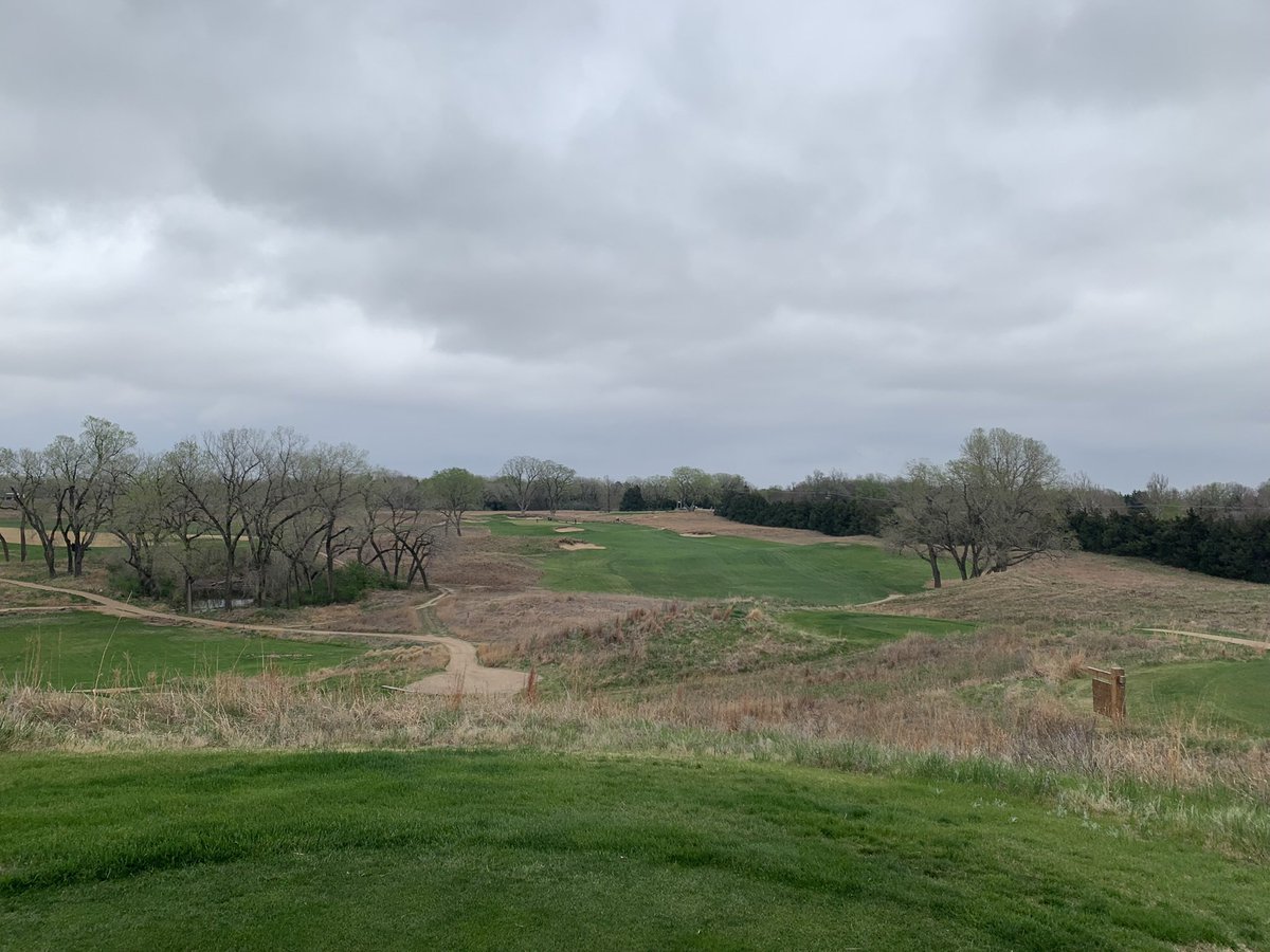 Mitchmullen15's tweet photo. Prairie Dunes, Hutchinson, KS
Perry &amp; Press Maxwell, 1937, 1957

Best greens I’ve played.
Best set of par 3s I’ve played.
Most great holes of any course I’ve played.
Beautiful setting.
Incredible routing.
Excellent clubhouse.

It hits all the right notes. Find a way to get there. https://t.co/lNexNkwf5V