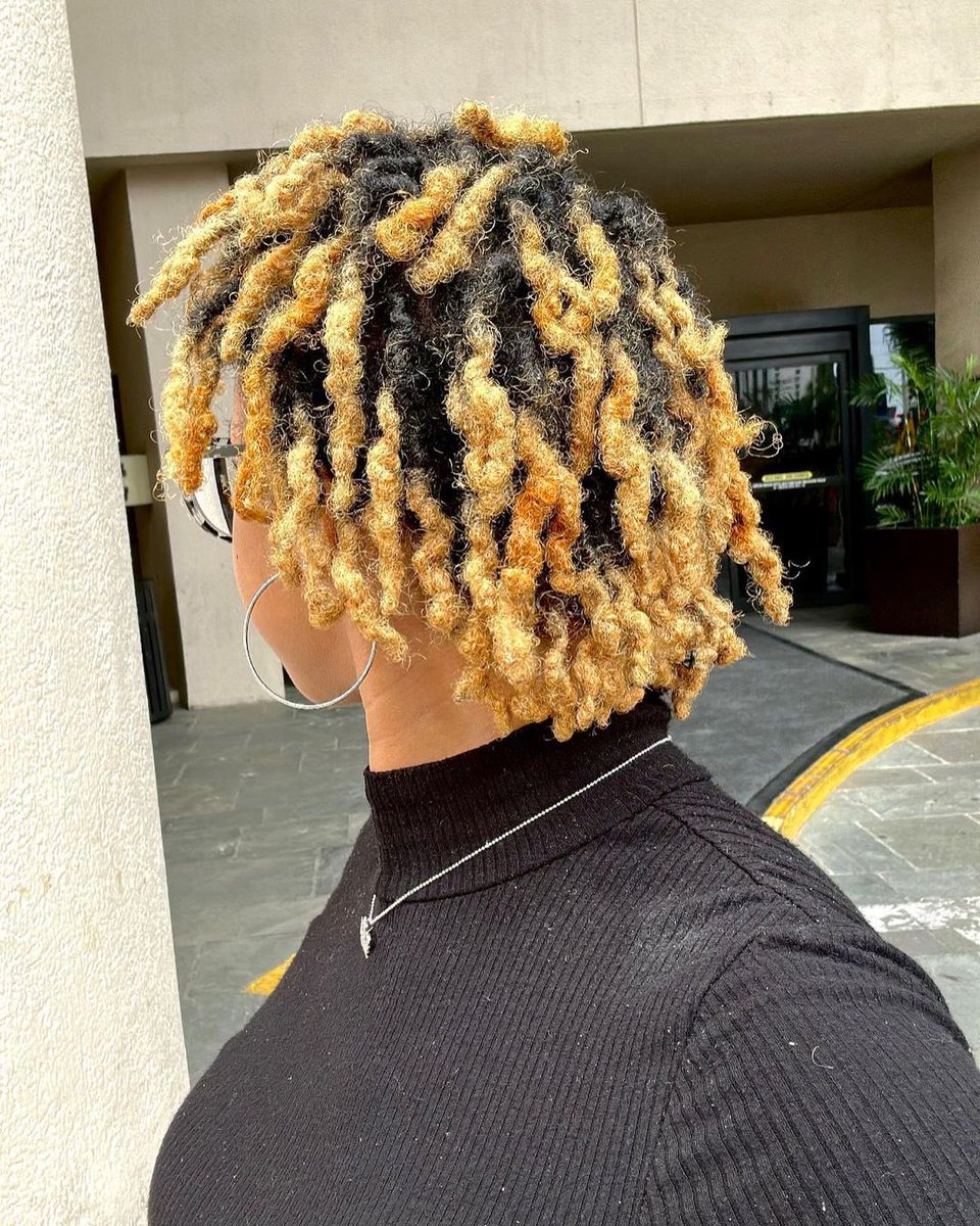 18_locs's tweet photo. Happy Texture Tuesday ( IG:thelocd_fe 😍)
•
•
#locs #locinspo #locstyle #locstyles #locjourney #locstylesforwomen #blackgirllocs #locsforwomen #explorepage #fyp #blackwomenwithlocs #blackwomen #locs_18 #locs_18_pic #locs_18texturetuesday https://t.co/Bmmx0LyxE6