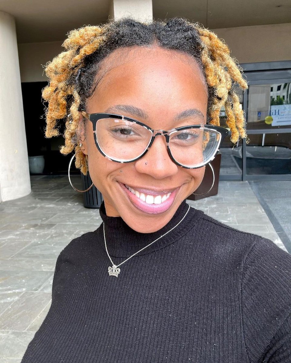 18_locs's tweet photo. Happy Texture Tuesday ( IG:thelocd_fe 😍)
•
•
#locs #locinspo #locstyle #locstyles #locjourney #locstylesforwomen #blackgirllocs #locsforwomen #explorepage #fyp #blackwomenwithlocs #blackwomen #locs_18 #locs_18_pic #locs_18texturetuesday https://t.co/Bmmx0LyxE6