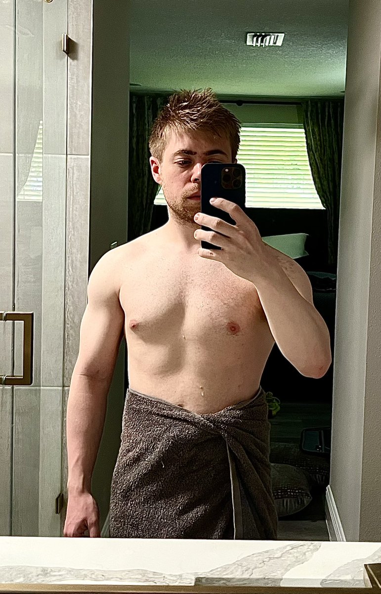 HiddenXperia's tweet photo. I can’t tell you how much I want to fight next year

I would represent the short kings of the world with honour and distinction 

GET ME IN THAT RING @TheCreatorClash 🥊🥊 https://t.co/jg8JramZB9