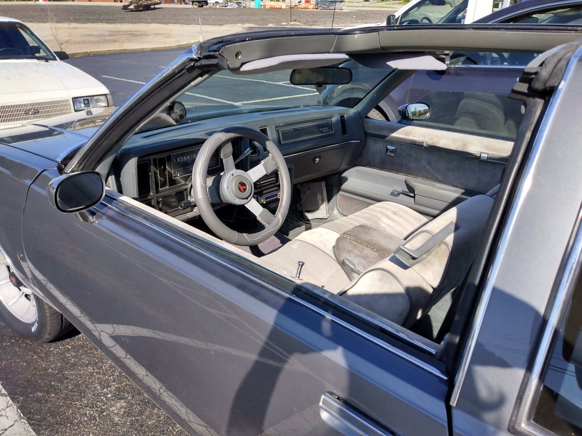 HotrodWolf1's tweet image. At the BMV and this is chilling right in front of me.