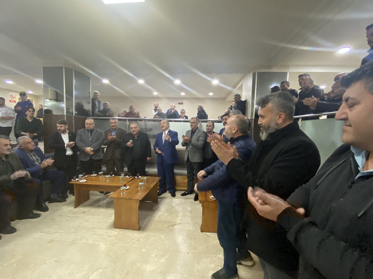 DursunCaglayan_'s tweet photo. 1. bölge milletvekili adayları durmadan, yorulmadan davasının, sevdasının peşinden koşmaya devam ediyor. Türkkeşlik Köyü Kültür ve Yardımlaşma Derneği’nin misafiri olduk. Dernek başkanımıza, yönetimine ve üyelerine teşekkür ederiz. https://t.co/Fyfe0e6FeW