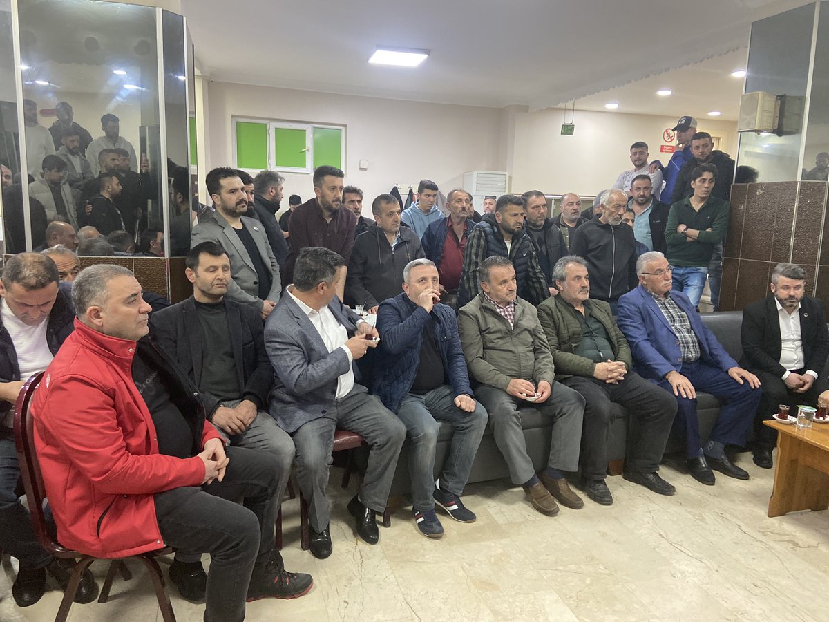 DursunCaglayan_'s tweet photo. 1. bölge milletvekili adayları durmadan, yorulmadan davasının, sevdasının peşinden koşmaya devam ediyor. Türkkeşlik Köyü Kültür ve Yardımlaşma Derneği’nin misafiri olduk. Dernek başkanımıza, yönetimine ve üyelerine teşekkür ederiz. https://t.co/Fyfe0e6FeW