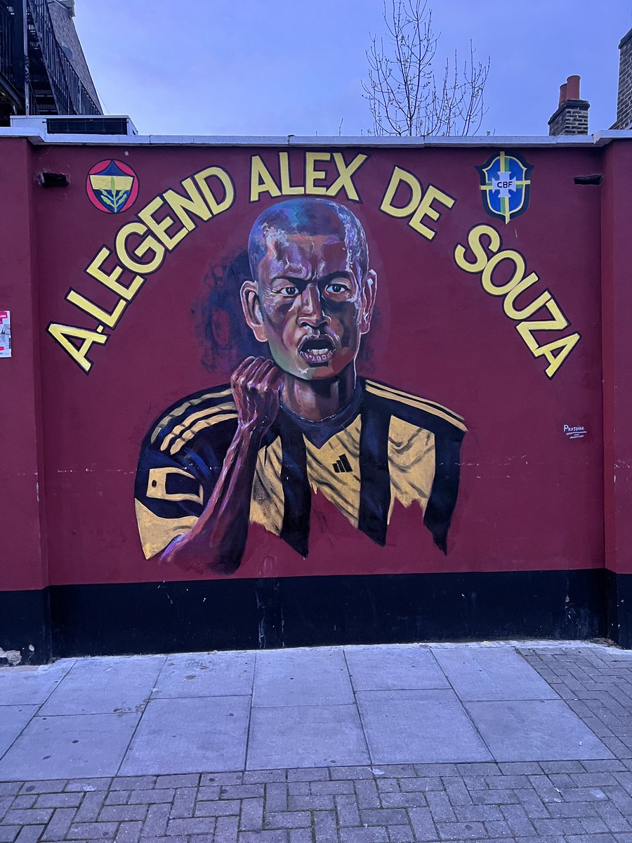 Burası İngiltere Londra!
Alex De Souza ve Fenerbahçe sevgisi dünyanın her yerinde 💛💙

<a href="/Alex10/">Alex de Souza</a>