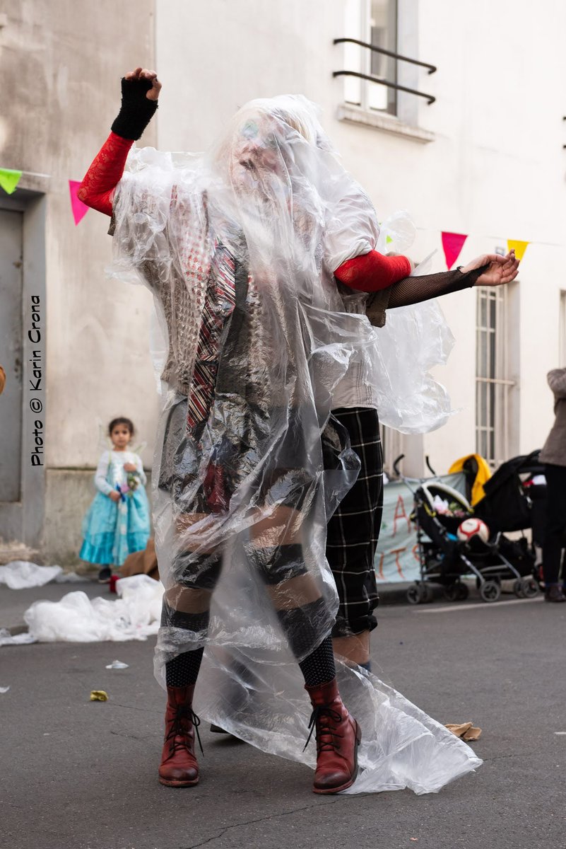 GdeTheatre's tweet photo. Mise à jour du dossier de notre nouvelle création en cours ! 
"La beauté de l'humanité"
clownerie pré-apocalyptique 
à base d'urgence climatique
https://t.co/0pt61JGt4K
#Climat #Théâtre #Climateurgency #Clown https://t.co/xaVJidUIDK