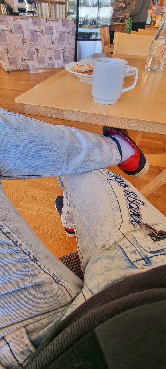fredrixfans's tweet photo. @fredrixfans horny at café 

If you like, watch my horny everyday life at https://t.co/TKFgi2ShPb 

#horny #bisex #onlyfans #gay #twink #ContentCreator #suck #lick #fuck #fetisch #kinky #famboy #dickpic #dickvideo #dickpic https://t.co/hrcywPsWSN
