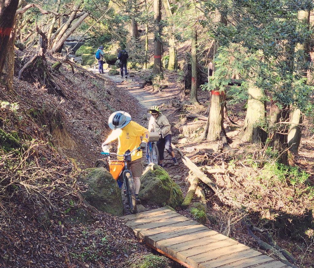 RIDEBONFIRE's tweet photo. 仲間とグラベってきました👍 https://t.co/7coWhkrpxB