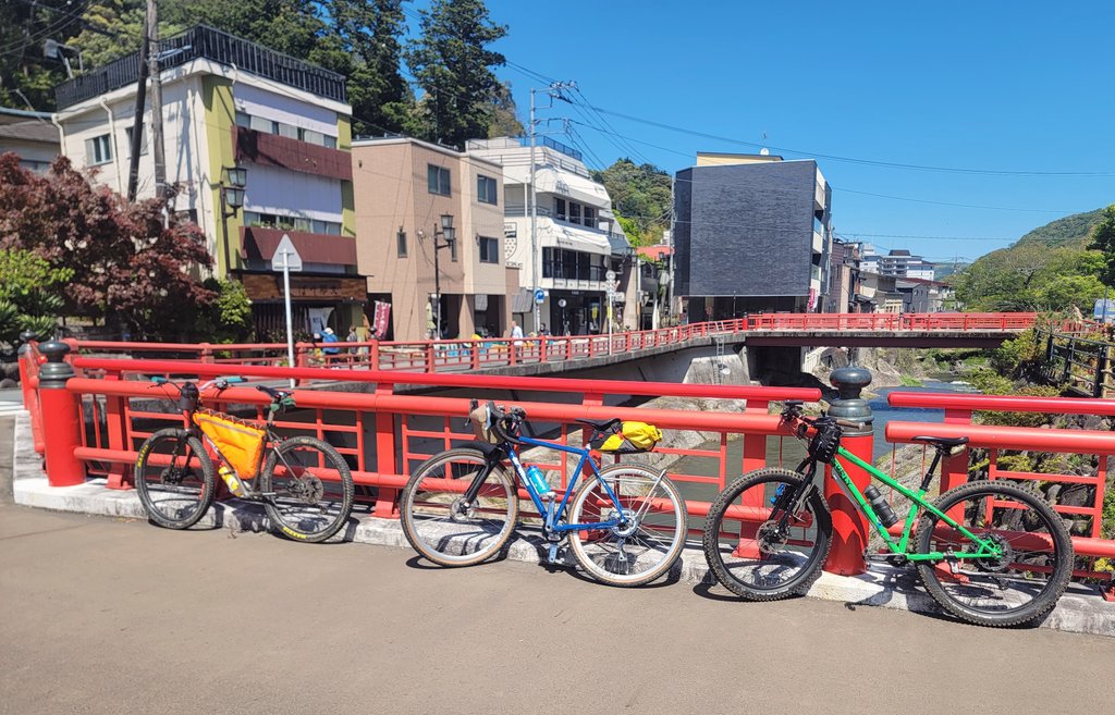 RIDEBONFIRE's tweet photo. 仲間とグラベってきました👍 https://t.co/7coWhkrpxB