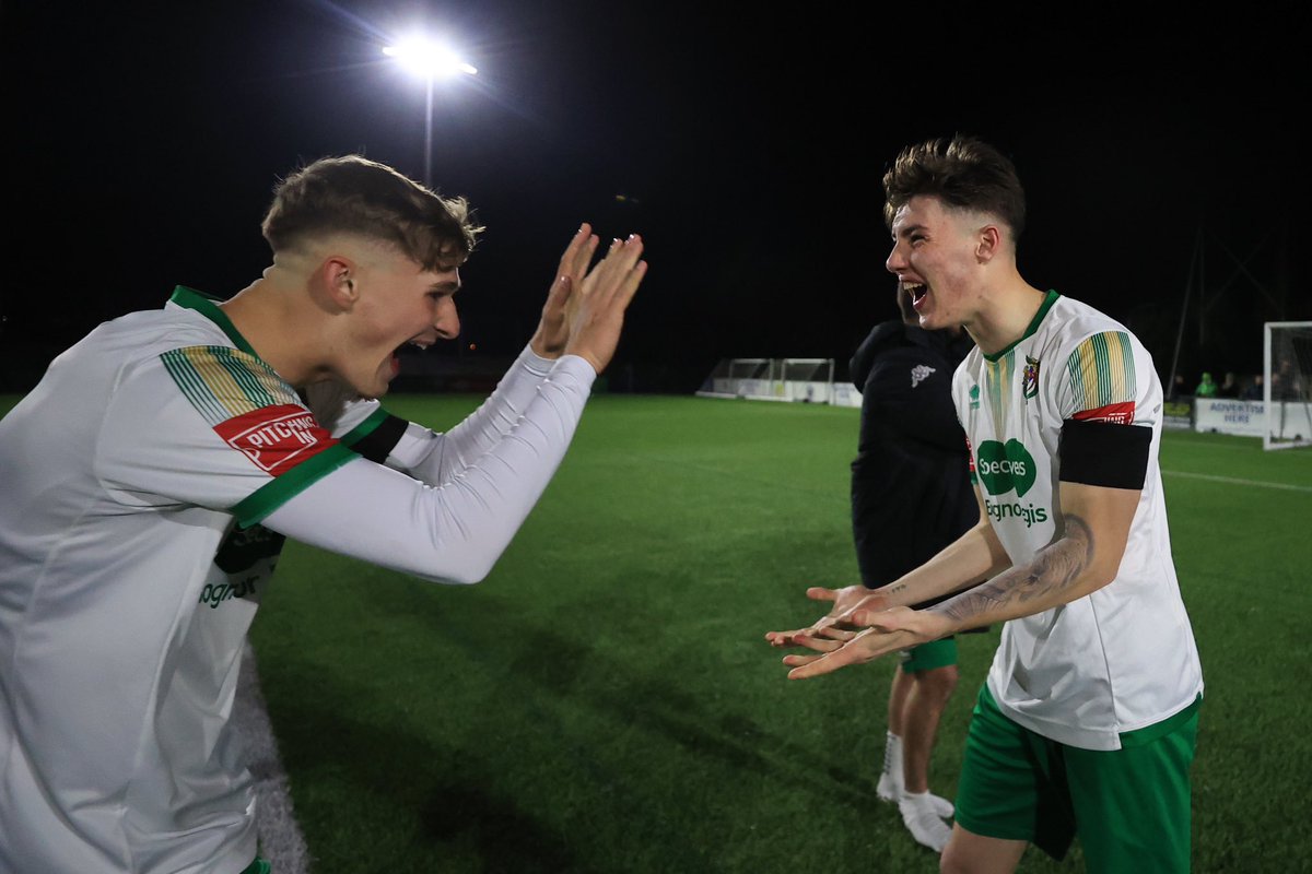 Simon Roe tweet media