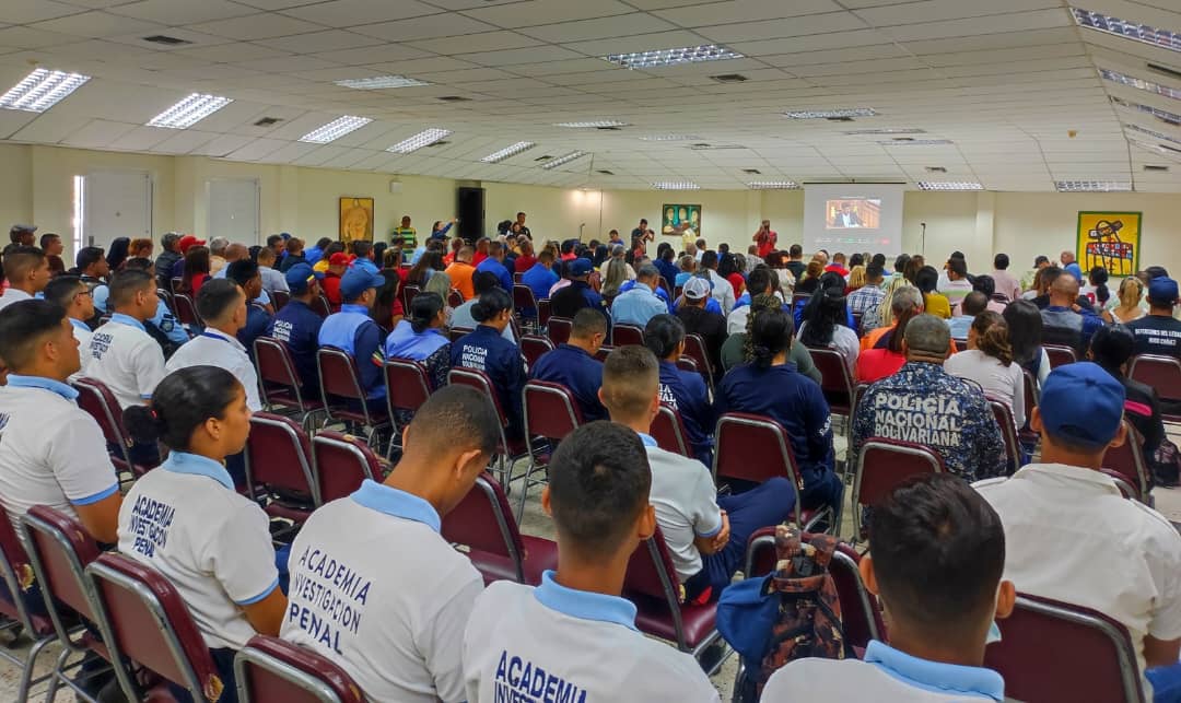 Poder Legislativo de Yaracuy promueve consulta pública de la Ley Orgánica de Extinción de Dominio
bit.ly/3KHSyWG

#RevoluciónÉtica