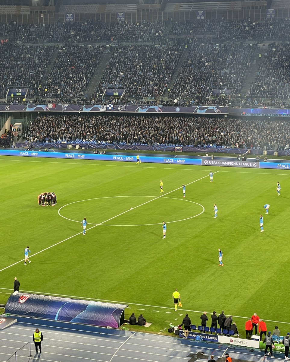 في مواجهة كل شيء، فريق بقلب واحد ومعه لياو ومنيان، نصف نهائي دوري الابطال يستعيد بريقاً اشتاق له كثيرا، لا شيء يشبهه، لقد عاد ميلان