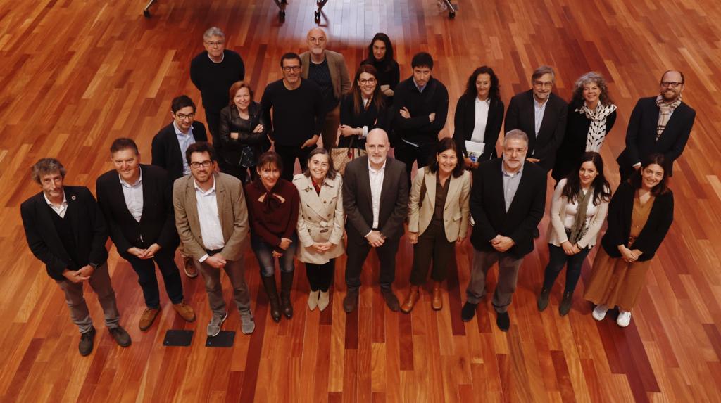 PauSolanilla's tweet photo. ¿Es posible la #innovación en las Políticas Públicas?
"En el diseño de las políticas el soberano no es el ciudadano, lo es el procedimiento administrativo".
Brillantemente descrito (y frustrante) esta frase de @jmoisesmartin en la jornada del #ThinkNet de @barcelonactiva. https://t.co/lps6u81Rfv