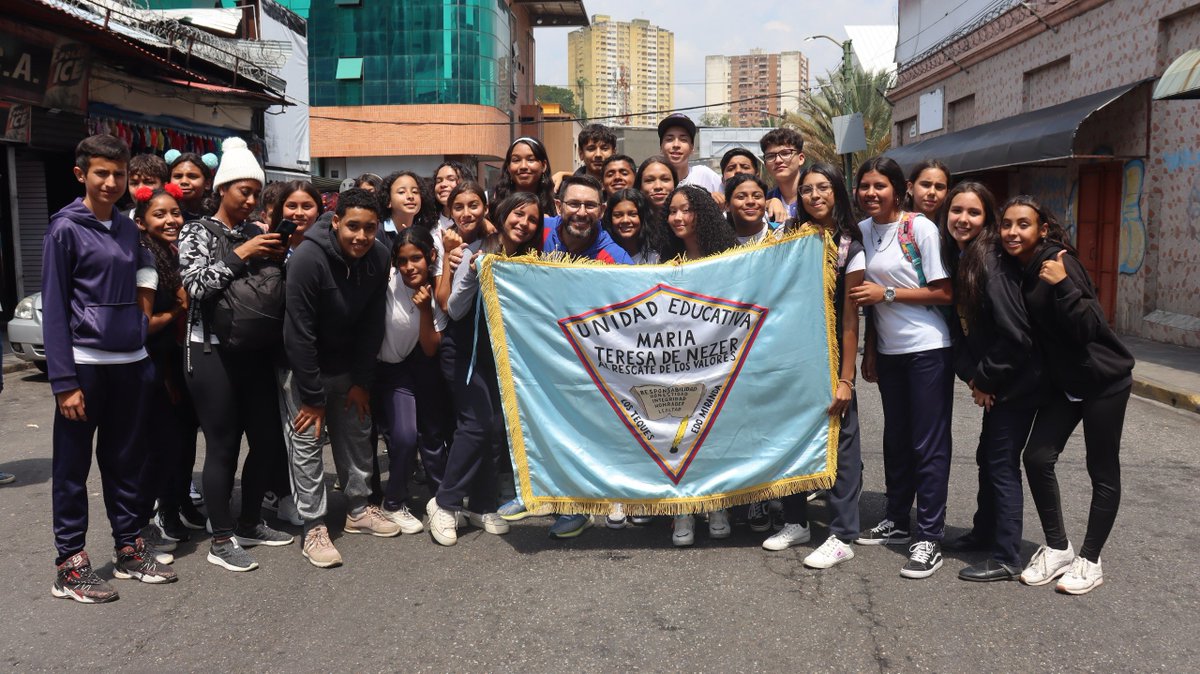 ¡El deporte es vida y salud!
Hoy se inauguraron los Juegos Deportivos Estudiantiles Miranda 2023 donde se estarán desarrollando 17 disciplinas entre las que se encuentran: judo, karate, fútbol sala, baloncesto, tenis de mesa, ajedrez, entre otras. 
#RevoluciónÉtica <a href="/NicolasMaduro/">Nicolás Maduro</a>